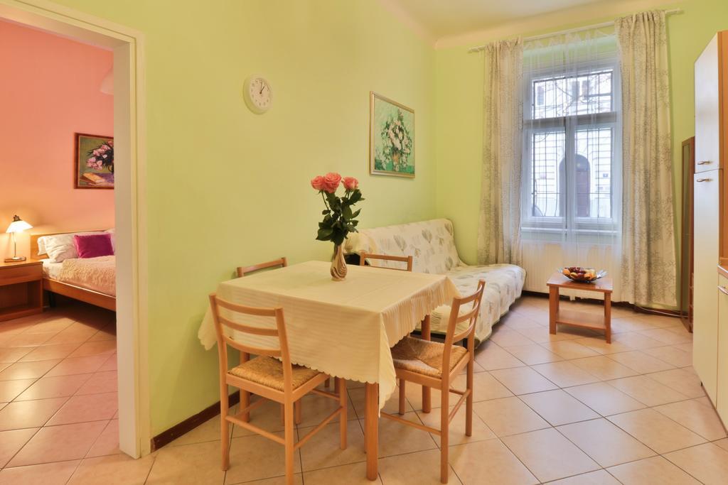 Apartment Na Kozacce 6 Prag Oda fotoğraf